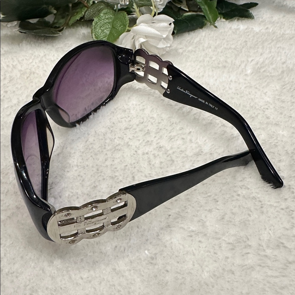Salvatore Ferragamo sunglasses - Picture 3 of 9